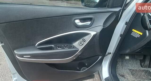 Хендай Санта Фе 2013 в Могилев-Подольском на Automoto.ua Серый Хендай Санта Фе, объемом двигателя 2.2 л и пробегом 209 тыс. км за 17600 $, фото 47 на Automoto.ua