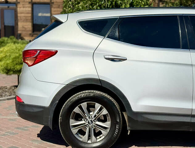 Серый Хендай Санта Фе, объемом двигателя 2.2 л и пробегом 290 тыс. км за 13700 $, фото 9 на Automoto.ua