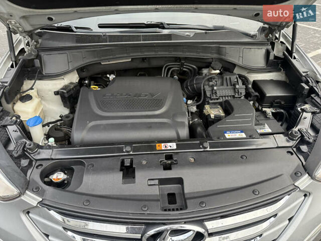 Сірий Хендай Санта Фе, об'ємом двигуна 0 л та пробігом 165 тис. км за 16000 $, фото 9 на Automoto.ua