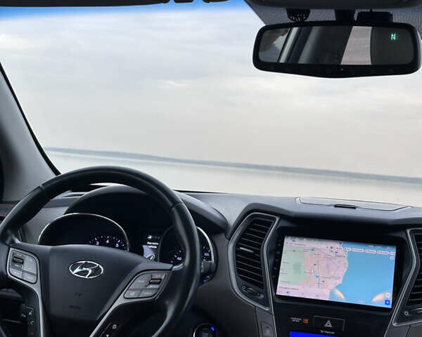 Серый Хендай Санта Фе, объемом двигателя 2 л и пробегом 190 тыс. км за 14000 $, фото 34 на Automoto.ua