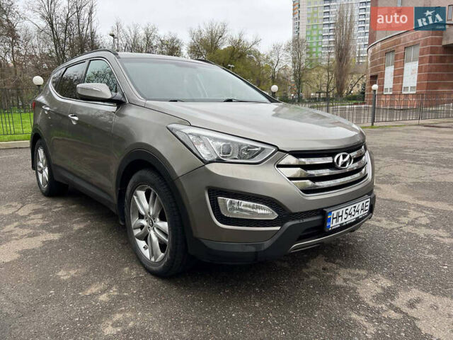 Сірий Хендай Санта Фе, об'ємом двигуна 2 л та пробігом 158 тис. км за 12400 $, фото 4 на Automoto.ua