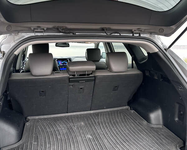 Серый Хендай Санта Фе, объемом двигателя 2 л и пробегом 190 тыс. км за 14000 $, фото 51 на Automoto.ua