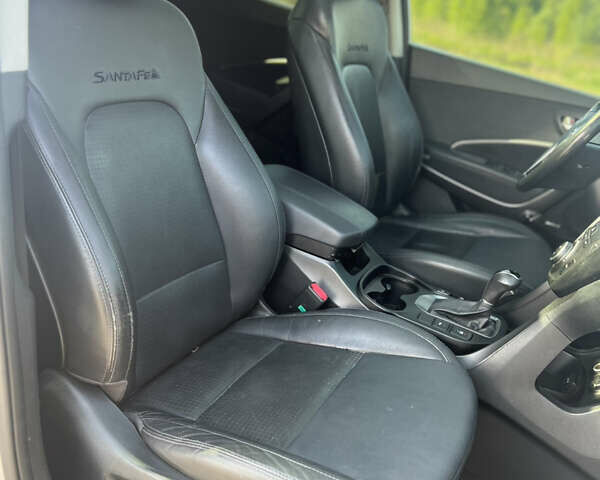 Сірий Хендай Санта Фе, об'ємом двигуна 2 л та пробігом 209 тис. км за 17900 $, фото 30 на Automoto.ua