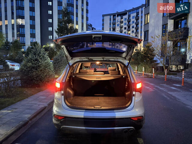 Серый Хендай Санта Фе, объемом двигателя 2.36 л и пробегом 227 тыс. км за 13900 $, фото 11 на Automoto.ua