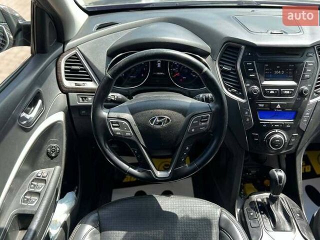 Серый Хендай Санта Фе, объемом двигателя 2 л и пробегом 200 тыс. км за 14500 $, фото 11 на Automoto.ua