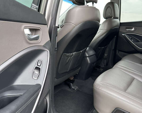 Серый Хендай Санта Фе, объемом двигателя 2 л и пробегом 190 тыс. км за 14000 $, фото 46 на Automoto.ua