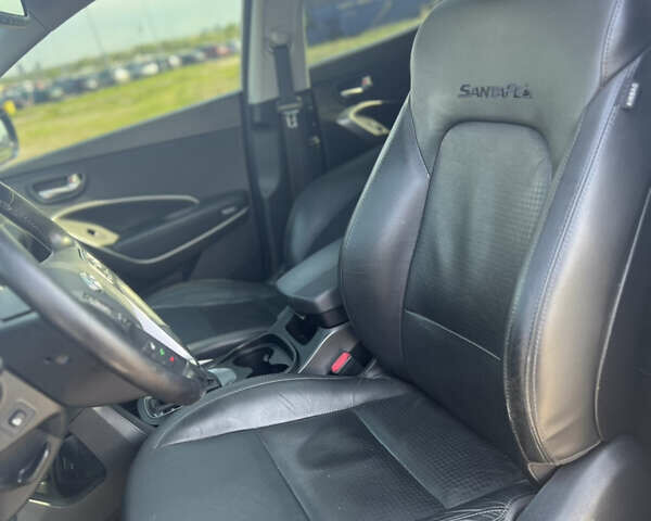 Сірий Хендай Санта Фе, об'ємом двигуна 2 л та пробігом 209 тис. км за 17900 $, фото 39 на Automoto.ua