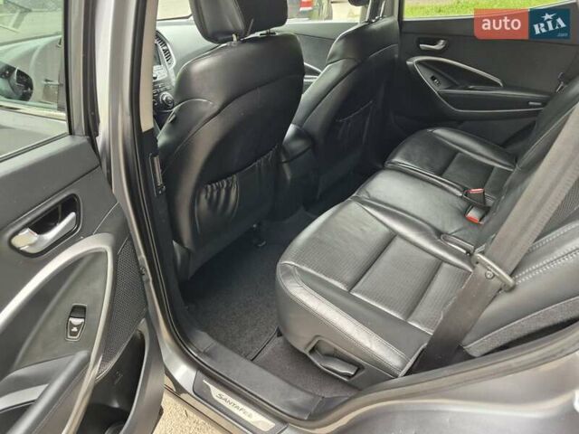 Серый Хендай Санта Фе, объемом двигателя 2.2 л и пробегом 219 тыс. км за 15950 $, фото 13 на Automoto.ua