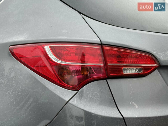 Сірий Хендай Санта Фе, об'ємом двигуна 2.2 л та пробігом 183 тис. км за 16999 $, фото 22 на Automoto.ua