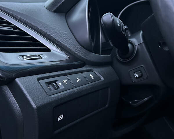 Сірий Хендай Санта Фе, об'ємом двигуна 2.2 л та пробігом 192 тис. км за 18500 $, фото 8 на Automoto.ua