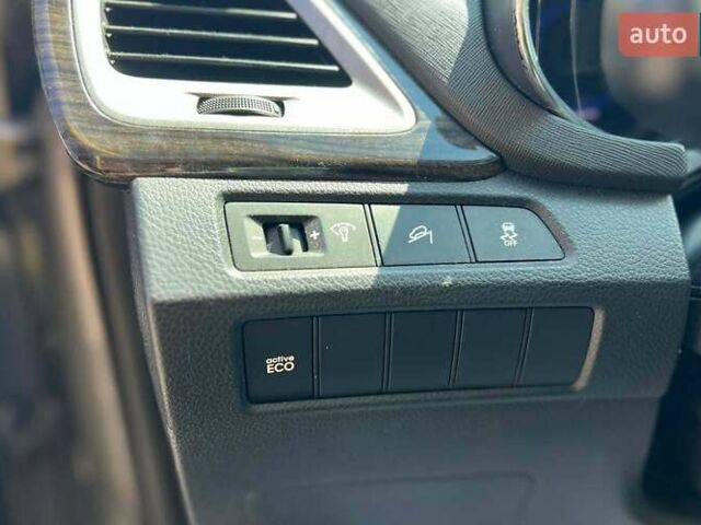 Серый Хендай Санта Фе, объемом двигателя 2 л и пробегом 200 тыс. км за 14500 $, фото 9 на Automoto.ua