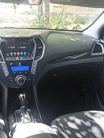 Сірий Хендай Санта Фе, об'ємом двигуна 2.2 л та пробігом 150 тис. км за 16899 $, фото 4 на Automoto.ua