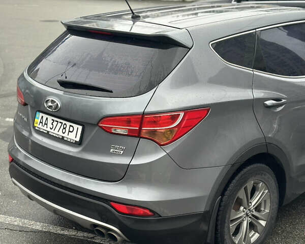 Сірий Хендай Санта Фе, об'ємом двигуна 2.2 л та пробігом 203 тис. км за 15700 $, фото 10 на Automoto.ua