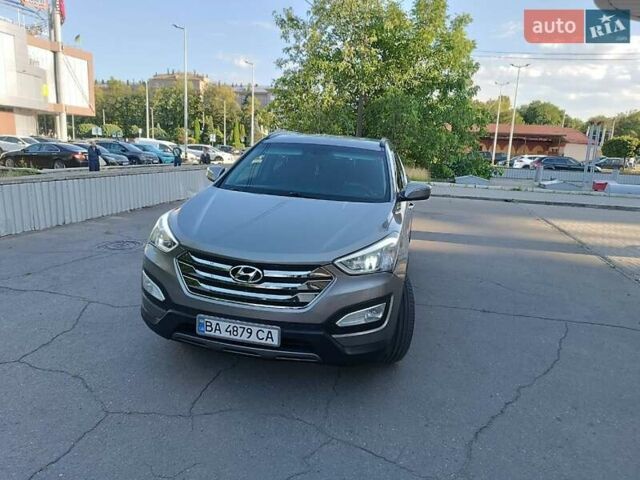 Серый Хендай Санта Фе, объемом двигателя 2 л и пробегом 177 тыс. км за 16500 $, фото 7 на Automoto.ua