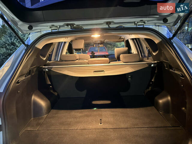 Серый Хендай Санта Фе, объемом двигателя 2.36 л и пробегом 227 тыс. км за 13900 $, фото 13 на Automoto.ua