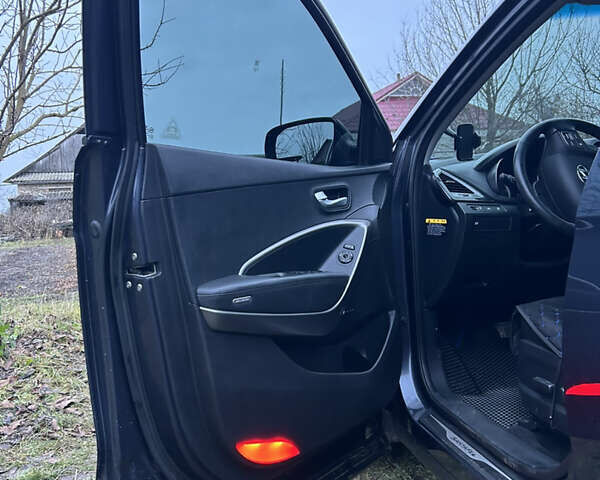 Сірий Хендай Санта Фе, об'ємом двигуна 2.2 л та пробігом 192 тис. км за 18500 $, фото 16 на Automoto.ua