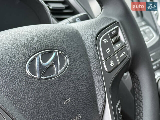 Сірий Хендай Санта Фе, об'ємом двигуна 2.2 л та пробігом 183 тис. км за 16999 $, фото 58 на Automoto.ua