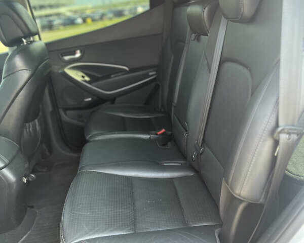 Сірий Хендай Санта Фе, об'ємом двигуна 2 л та пробігом 209 тис. км за 17900 $, фото 27 на Automoto.ua