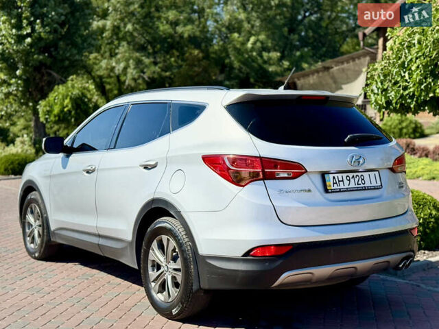 Серый Хендай Санта Фе, объемом двигателя 2.2 л и пробегом 290 тыс. км за 13700 $, фото 3 на Automoto.ua