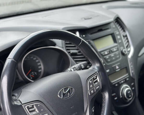 Сірий Хендай Санта Фе, об'ємом двигуна 2.2 л та пробігом 203 тис. км за 15700 $, фото 23 на Automoto.ua