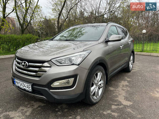 Сірий Хендай Санта Фе, об'ємом двигуна 2 л та пробігом 158 тис. км за 12400 $, фото 3 на Automoto.ua