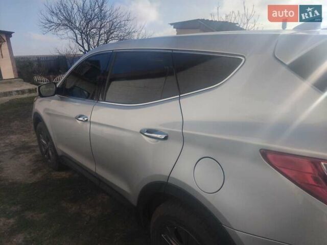 Серый Хендай Санта Фе, объемом двигателя 2.36 л и пробегом 250 тыс. км за 14000 $, фото 1 на Automoto.ua