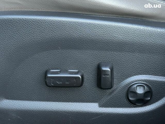 Серый Хендай Санта Фе, объемом двигателя 2.4 л и пробегом 173 тыс. км за 12390 $, фото 15 на Automoto.ua