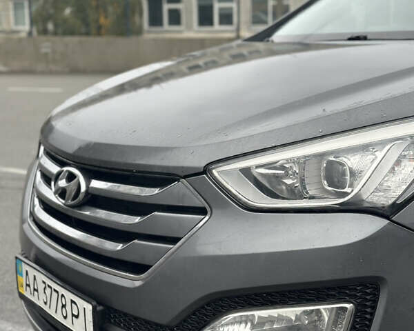 Сірий Хендай Санта Фе, об'ємом двигуна 2.2 л та пробігом 203 тис. км за 15700 $, фото 7 на Automoto.ua