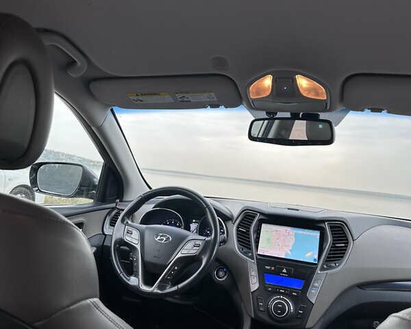 Серый Хендай Санта Фе, объемом двигателя 2 л и пробегом 190 тыс. км за 14000 $, фото 33 на Automoto.ua