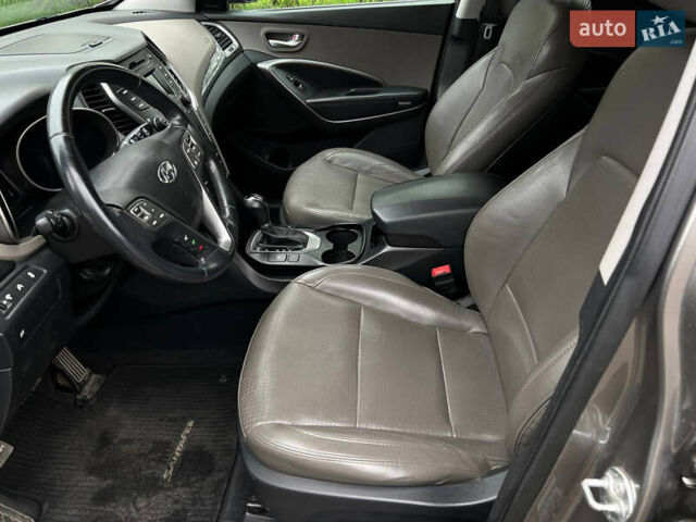 Сірий Хендай Санта Фе, об'ємом двигуна 2 л та пробігом 158 тис. км за 12400 $, фото 10 на Automoto.ua