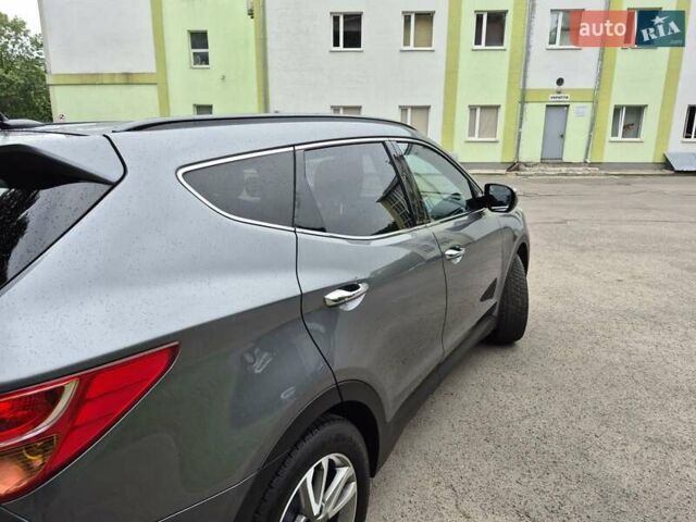 Серый Хендай Санта Фе, объемом двигателя 2.2 л и пробегом 219 тыс. км за 15950 $, фото 2 на Automoto.ua