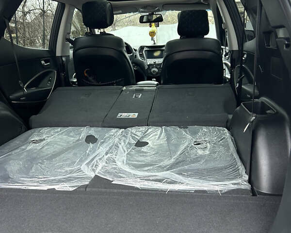 Сірий Хендай Санта Фе, об'ємом двигуна 2.2 л та пробігом 192 тис. км за 18500 $, фото 19 на Automoto.ua