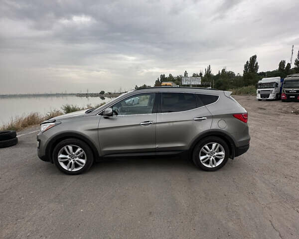 Серый Хендай Санта Фе, объемом двигателя 2 л и пробегом 190 тыс. км за 14000 $, фото 15 на Automoto.ua