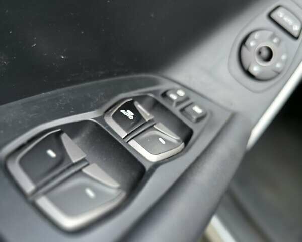 Серый Хендай Санта Фе, объемом двигателя 2.2 л и пробегом 180 тыс. км за 17199 $, фото 32 на Automoto.ua