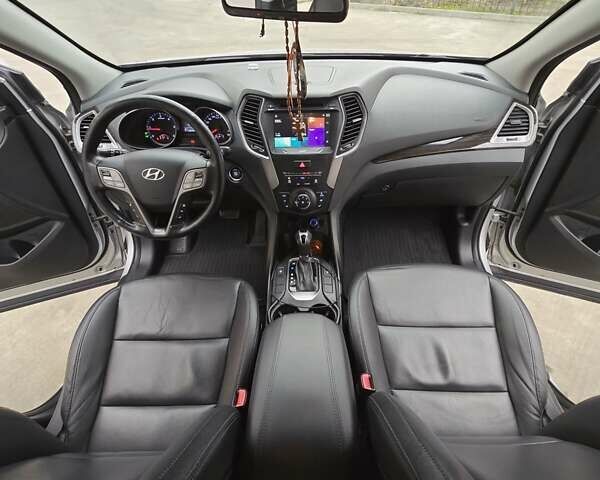 Серый Хендай Санта Фе, объемом двигателя 2.2 л и пробегом 180 тыс. км за 17199 $, фото 27 на Automoto.ua