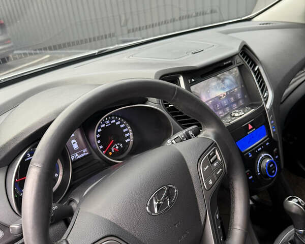 Сірий Хендай Санта Фе, об'ємом двигуна 0 л та пробігом 165 тис. км за 16000 $, фото 3 на Automoto.ua