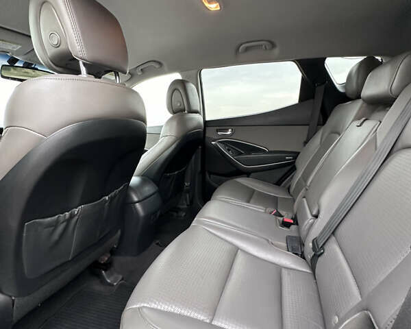 Серый Хендай Санта Фе, объемом двигателя 2 л и пробегом 190 тыс. км за 14000 $, фото 45 на Automoto.ua