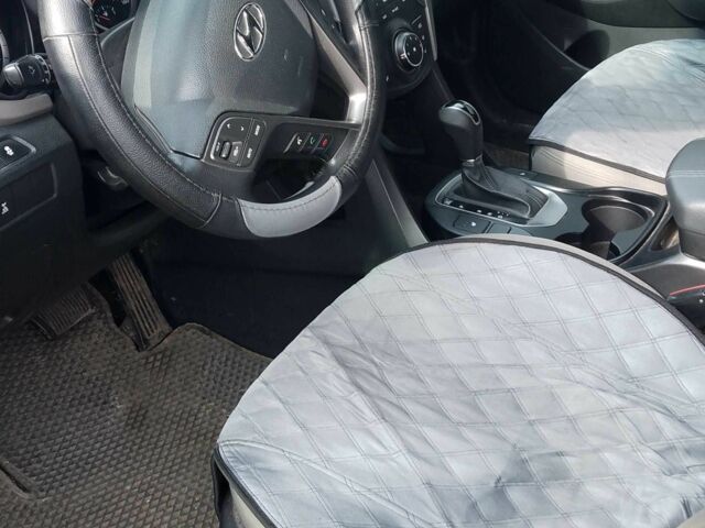 Серый Хендай Санта Фе, объемом двигателя 2.4 л и пробегом 147 тыс. км за 14700 $, фото 10 на Automoto.ua