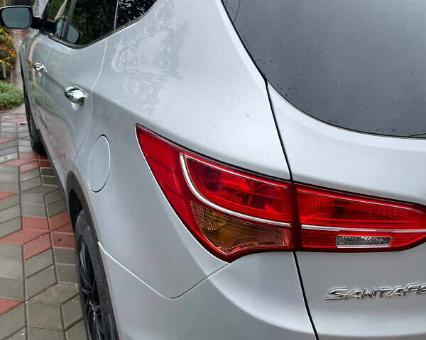 Серый Хендай Санта Фе, объемом двигателя 2.36 л и пробегом 113 тыс. км за 17000 $, фото 3 на Automoto.ua