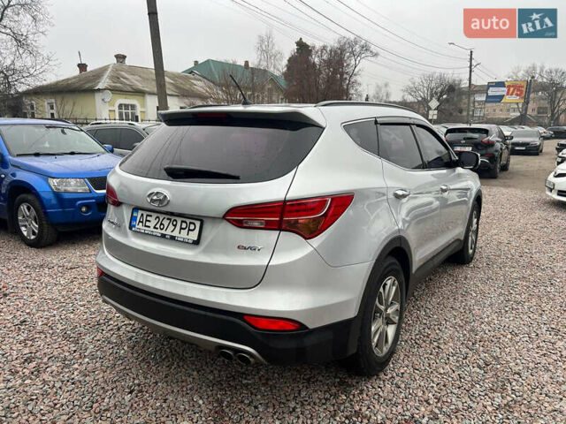 Серый Хендай Санта Фе, объемом двигателя 2 л и пробегом 247 тыс. км за 16500 $, фото 6 на Automoto.ua