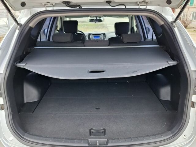 Сірий Хендай Санта Фе, об'ємом двигуна 2.2 л та пробігом 223 тис. км за 17300 $, фото 5 на Automoto.ua