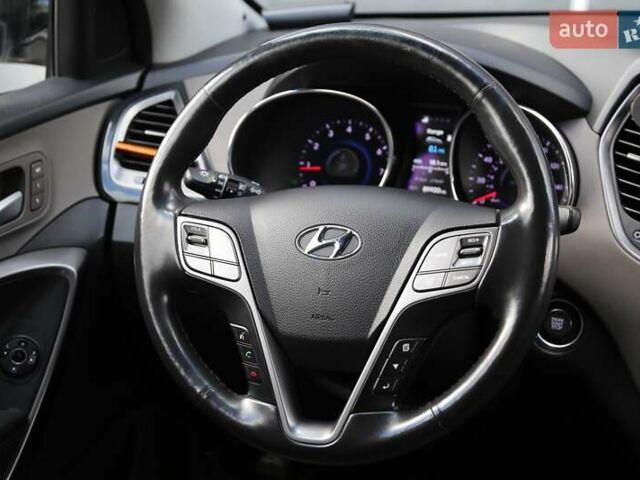 Серый Хендай Санта Фе, объемом двигателя 2.36 л и пробегом 144 тыс. км за 15600 $, фото 13 на Automoto.ua