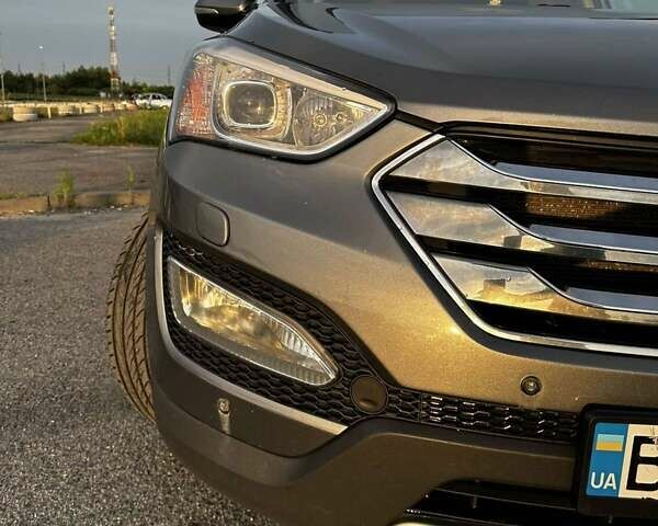 Серый Хендай Санта Фе, объемом двигателя 2.2 л и пробегом 133 тыс. км за 17400 $, фото 21 на Automoto.ua