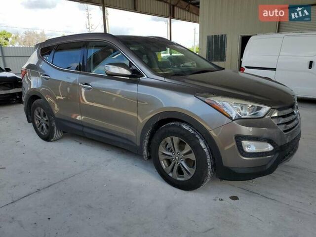 Серый Хендай Санта Фе, объемом двигателя 2.36 л и пробегом 148 тыс. км за 1700 $, фото 3 на Automoto.ua