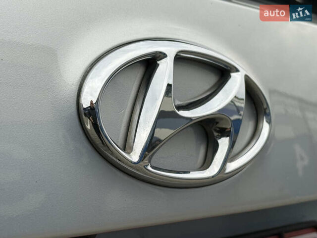 Серый Хендай Санта Фе, объемом двигателя 2.2 л и пробегом 185 тыс. км за 18350 $, фото 27 на Automoto.ua