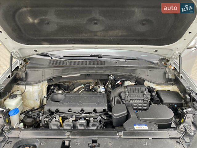 Серый Хендай Санта Фе, объемом двигателя 2.36 л и пробегом 219 тыс. км за 13800 $, фото 28 на Automoto.ua