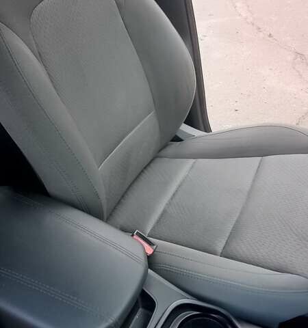 Сірий Хендай Санта Фе, об'ємом двигуна 2.4 л та пробігом 147 тис. км за 14500 $, фото 12 на Automoto.ua