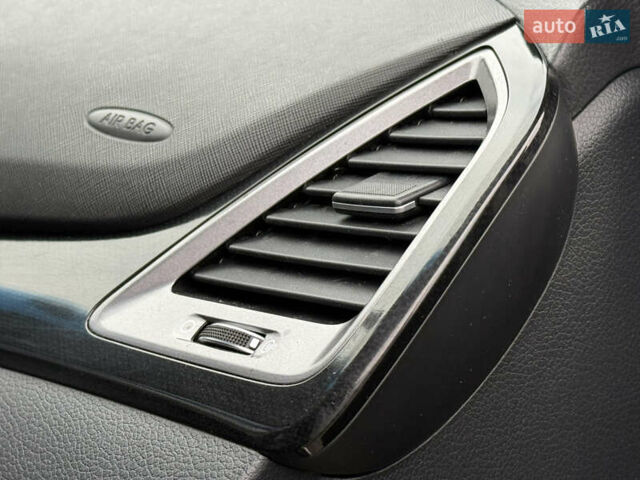 Серый Хендай Санта Фе, объемом двигателя 2.2 л и пробегом 185 тыс. км за 17999 $, фото 47 на Automoto.ua