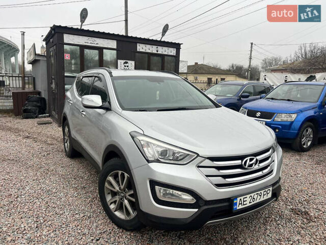 Серый Хендай Санта Фе, объемом двигателя 2 л и пробегом 247 тыс. км за 16500 $, фото 1 на Automoto.ua