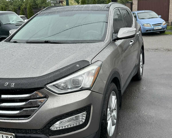 Сірий Хендай Санта Фе, об'ємом двигуна 2 л та пробігом 154 тис. км за 15500 $, фото 3 на Automoto.ua